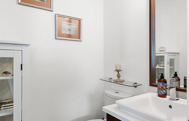 2416 W 8th Avenue Kitsilano