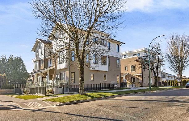1010 W 52nd Avenue South Granville