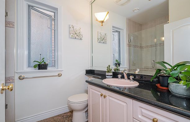 763 W 64th Avenue Marpole