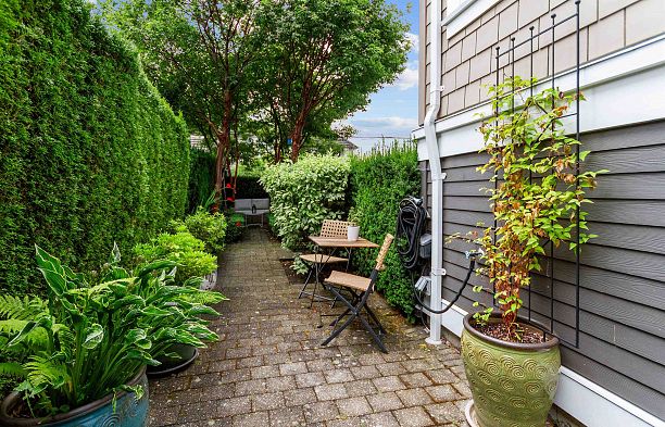 2416 W 8th Avenue Kitsilano