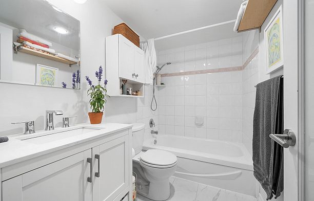 214 2190 W 7th Avenue Kitsilano