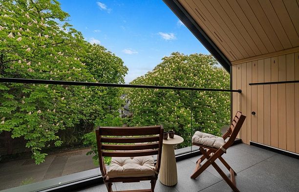 1 2926 W 12th Avenue Kitsilano