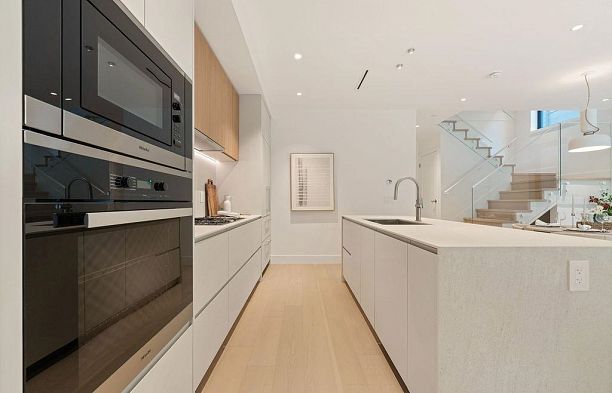 1 2926 W 12th Avenue Kitsilano