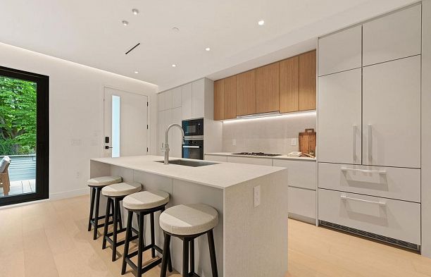 1 2926 W 12th Avenue Kitsilano