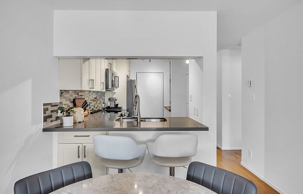 206 511 W 7th Avenue Fairview VW