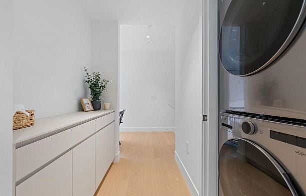 1 2926 W 12th Avenue Kitsilano