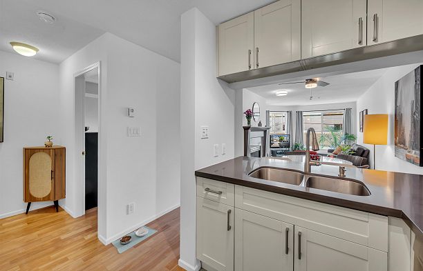 206 511 W 7th Avenue Fairview VW