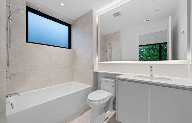 1 2926 W 12th Avenue Kitsilano