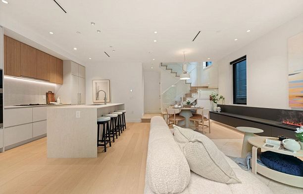 1 2926 W 12th Avenue Kitsilano