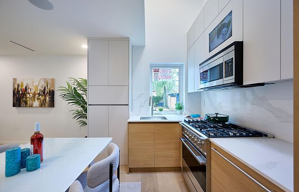 3674 W 1st Avenue Kitsilano