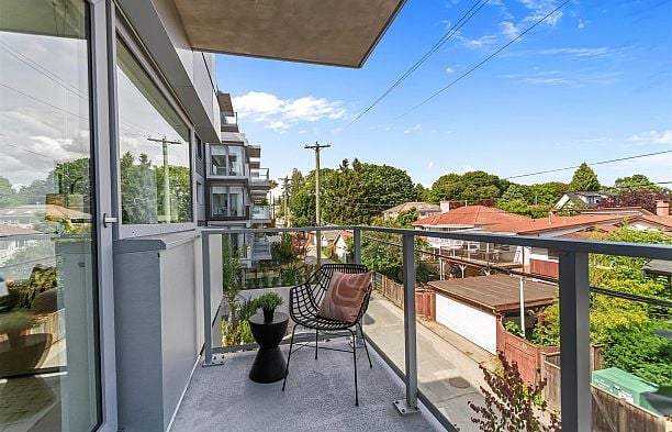307 8120 Oak Street Marpole