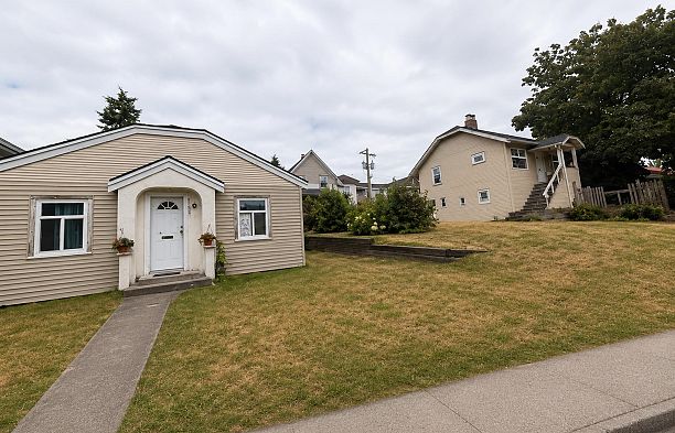 1243 E Broadway Mount Pleasant VE