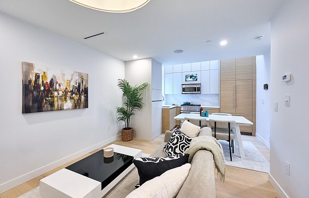 3674 W 1st Avenue Kitsilano