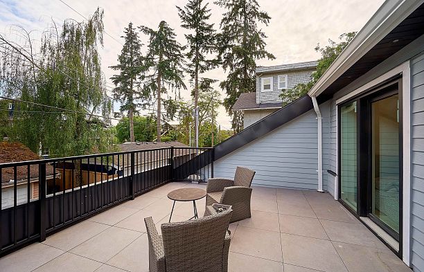 3674 W 1st Avenue Kitsilano