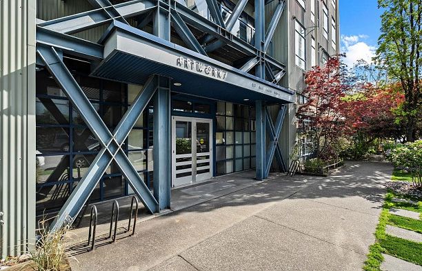 417 237 E 4th Avenue Mount Pleasant VE