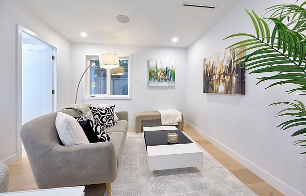 3674 W 1st Avenue Kitsilano