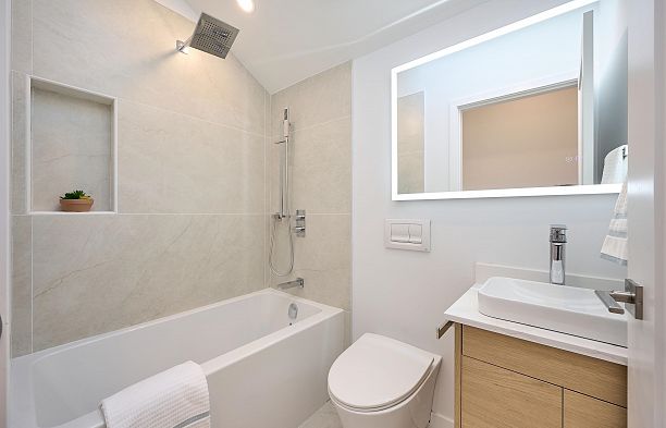 3674 W 1st Avenue Kitsilano