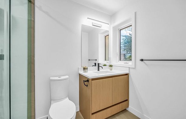 1016 W 52nd Avenue South Granville