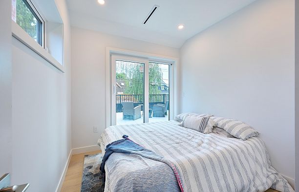3674 W 1st Avenue Kitsilano