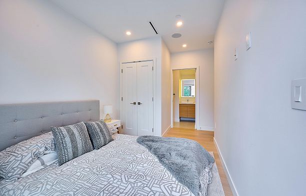 3674 W 1st Avenue Kitsilano
