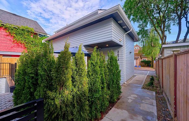 3674 W 1st Avenue Kitsilano