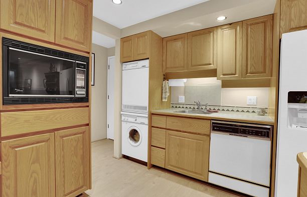 104 1424 Walnut Street Kitsilano