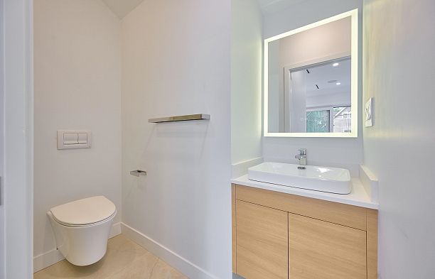3674 W 1st Avenue Kitsilano