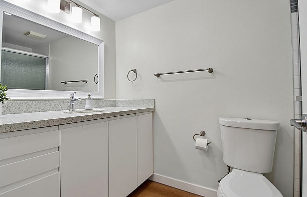 330 1844 W 7th Avenue Kitsilano