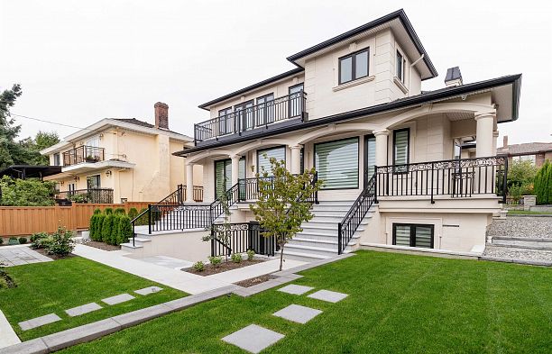1196 W 48th Avenue South Granville
