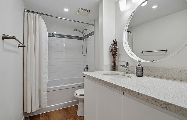 330 1844 W 7th Avenue Kitsilano