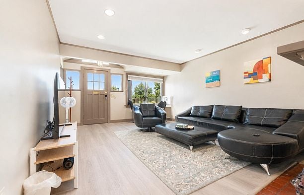 3870 W 17th Avenue Dunbar