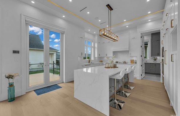 2246 W 20th Avenue Arbutus