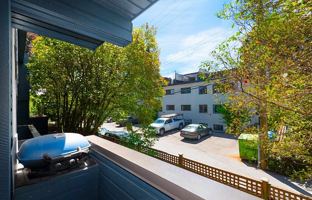 207 1990 W 6th Avenue Kitsilano