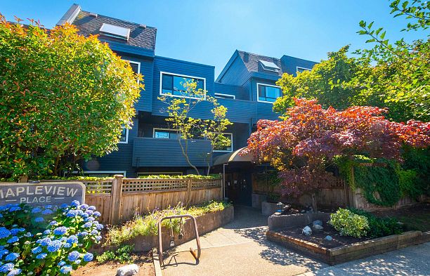 207 1990 W 6th Avenue Kitsilano