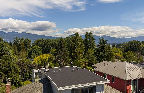 4355 W 3rd Avenue Point Grey