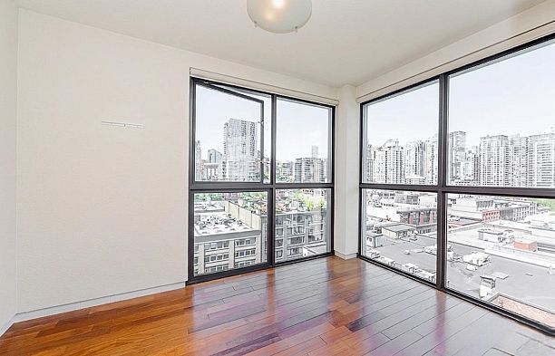 1304 283 Davie Street Yaletown