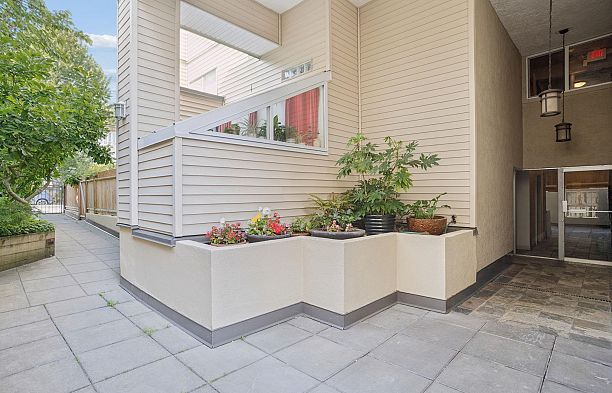 3 3250 W 4th Avenue Kitsilano