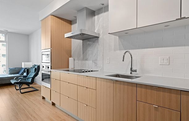 523 159 W 2nd Avenue False Creek