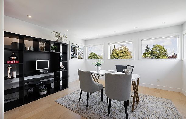 4888 Trafalgar Street MacKenzie Heights