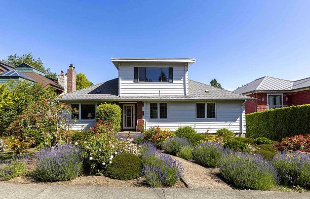 4355 W 3rd Avenue Point Grey