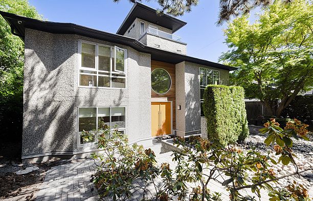 4888 Trafalgar Street MacKenzie Heights