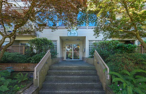 212 910 W 8th Avenue Fairview VW