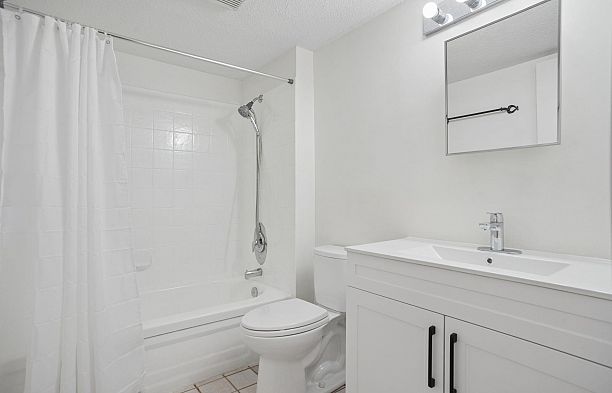 3 3250 W 4th Avenue Kitsilano