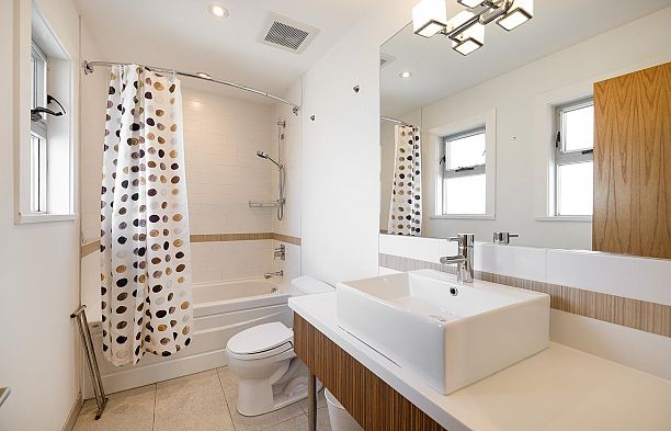 4888 Trafalgar Street MacKenzie Heights