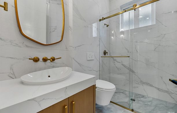 2246 W 20th Avenue Arbutus