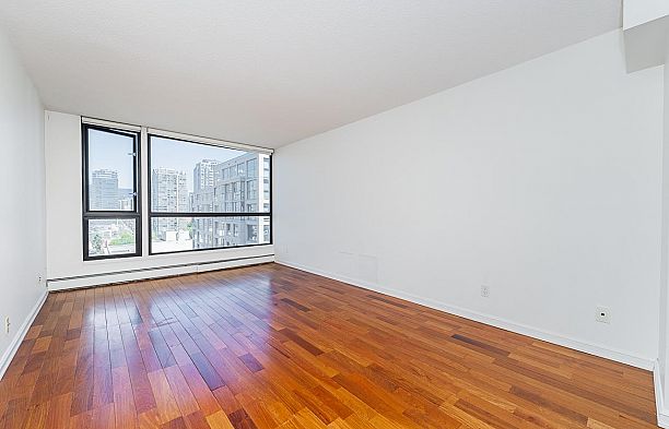 1304 283 Davie Street Yaletown