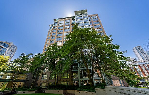1304 283 Davie Street Yaletown