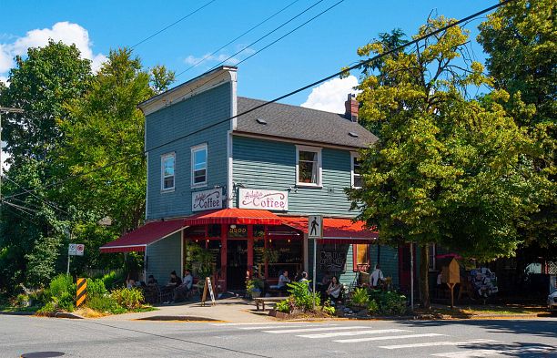 207 1990 W 6th Avenue Kitsilano