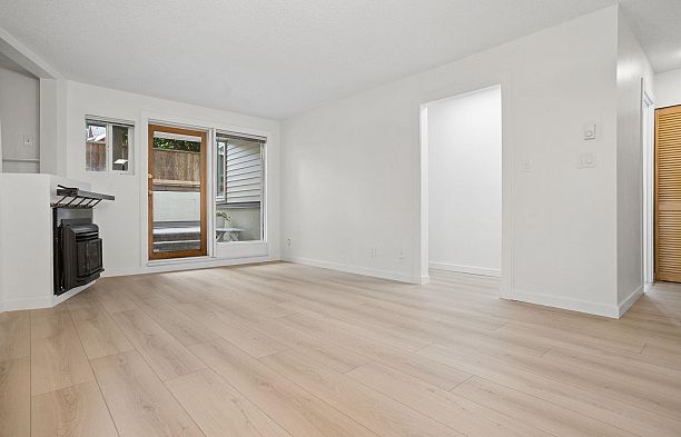 3 3250 W 4th Avenue Kitsilano