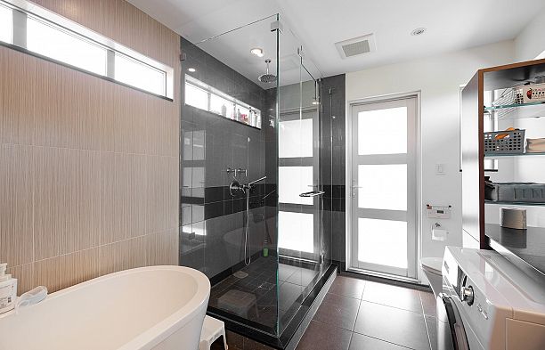 4888 Trafalgar Street MacKenzie Heights